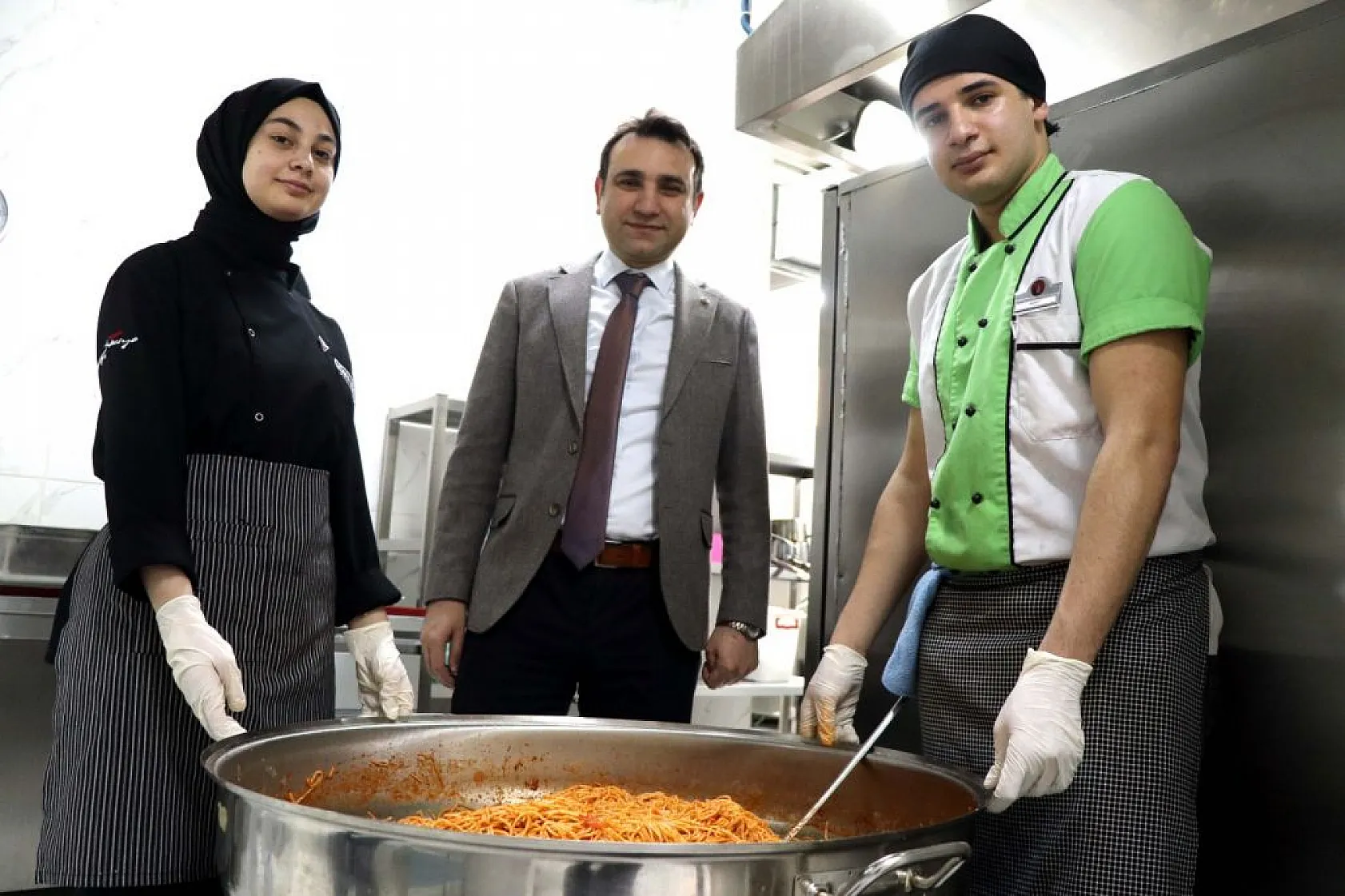 25 bin öğrenciye ücretsiz yemek