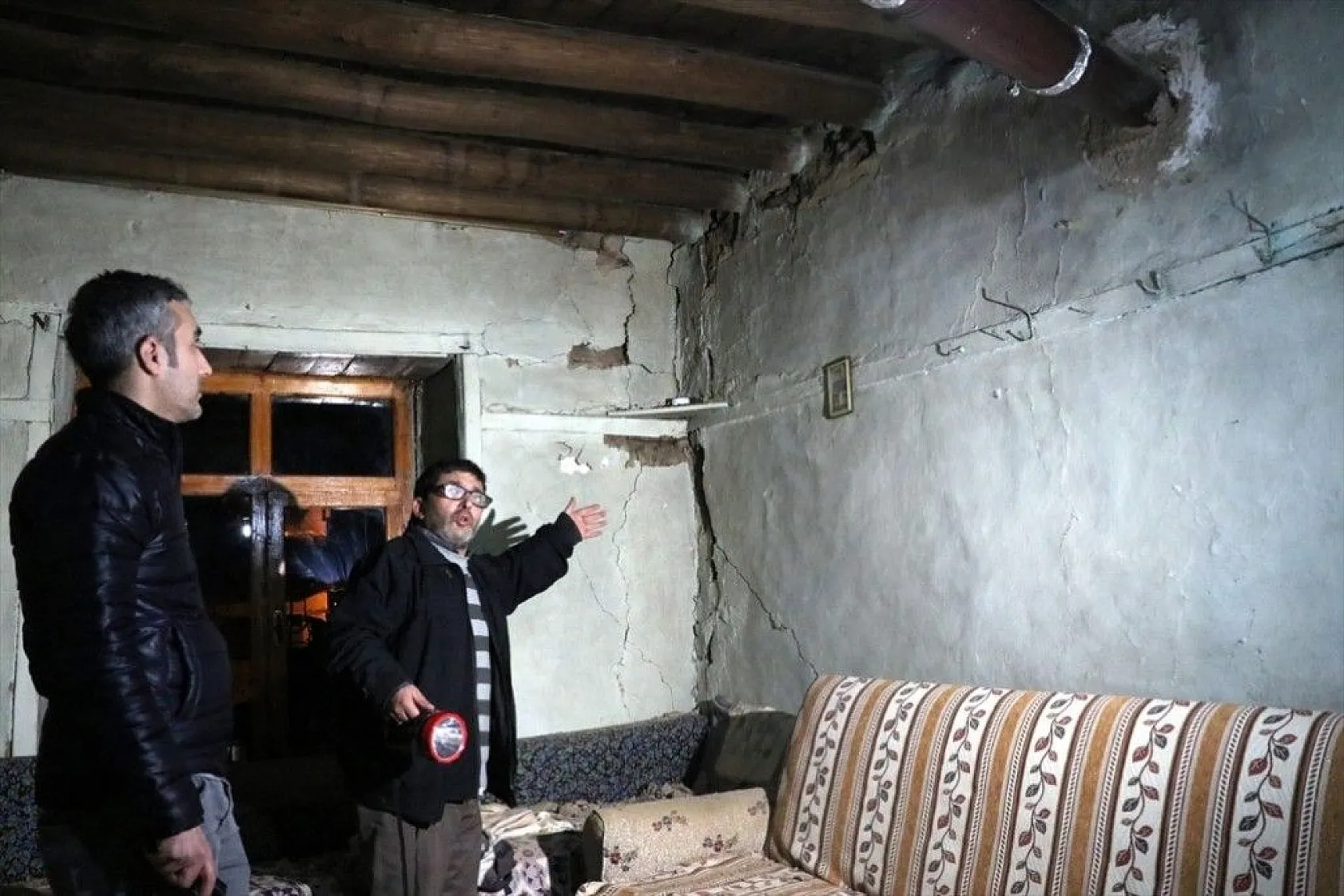 Sivrice'deki depremden fotoğraflar