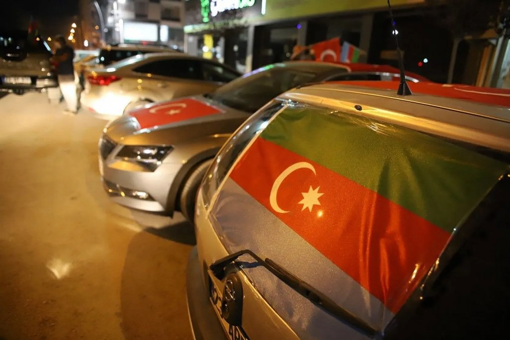 Elazığ'dan Azerbaycan'a 100 araçla destek konvoyu