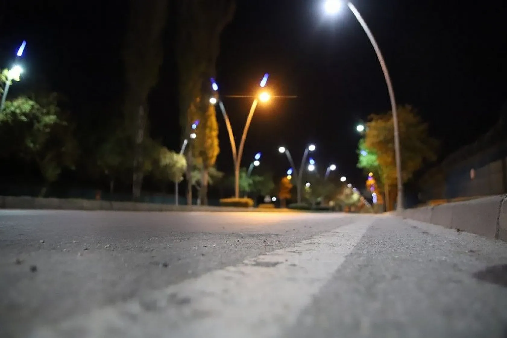 Elazığ'da cadde ve sokaklar boş kaldı