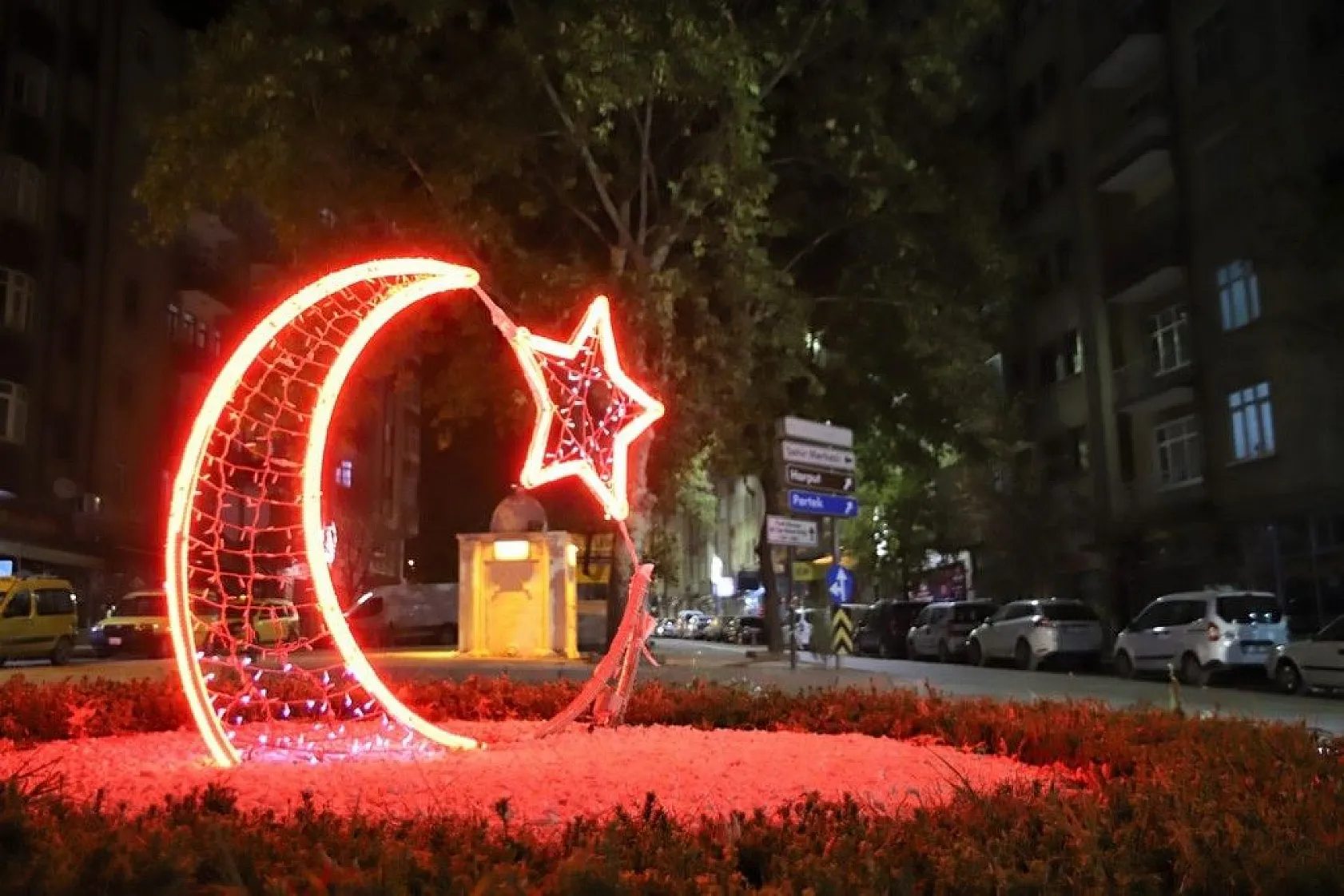 Elazığ'da cadde ve sokaklar boş kaldı