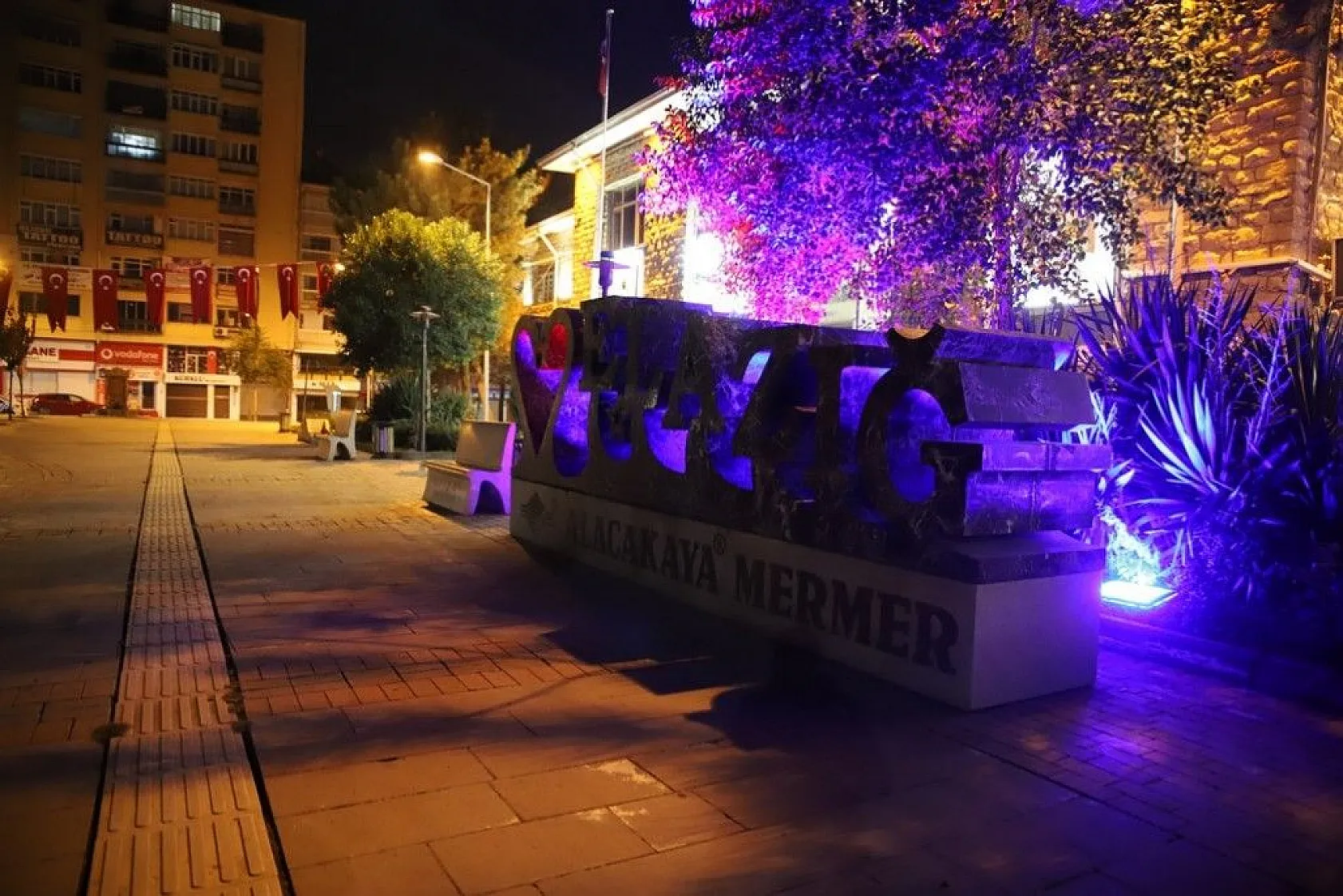 Elazığ'da cadde ve sokaklar boş kaldı