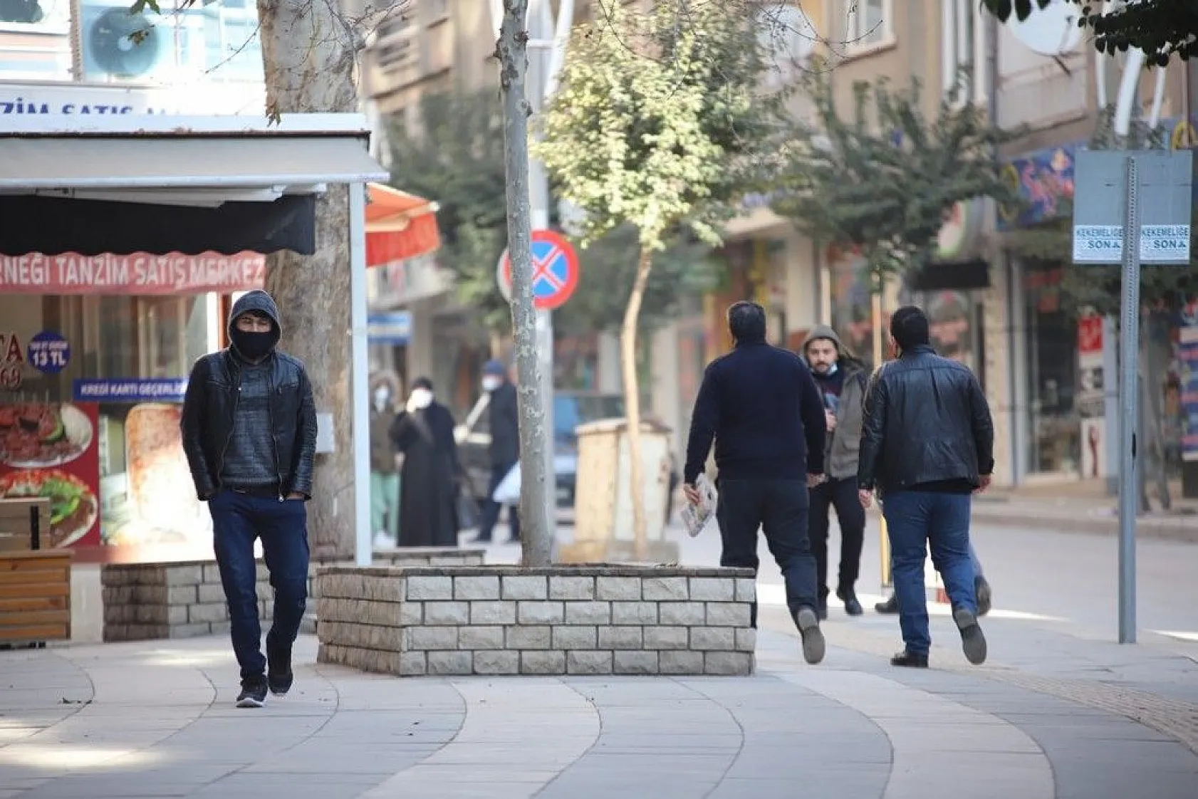 Deprem sonrası vatandaşlar kendini dışarı attı