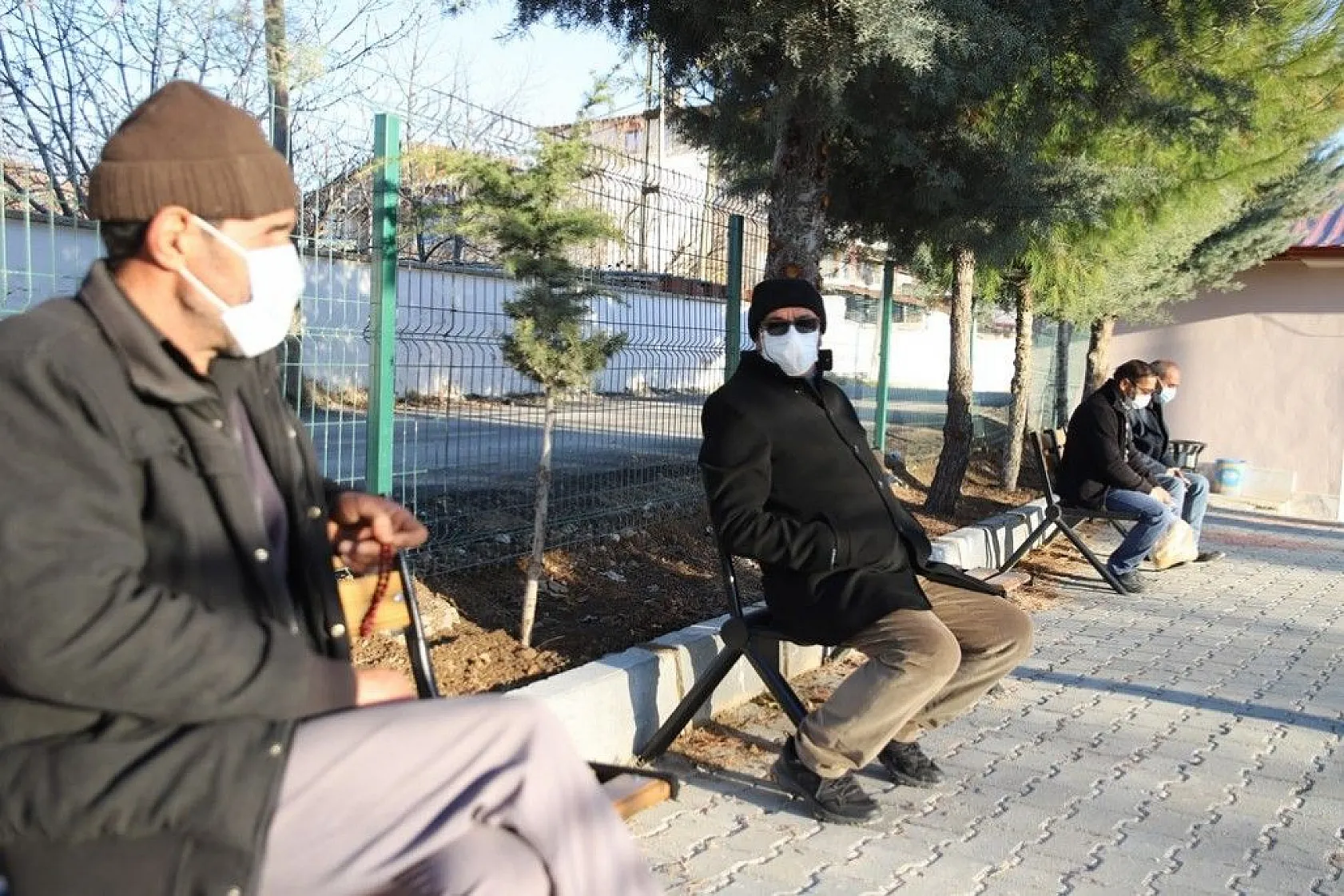 Deprem sonrası vatandaşlar kendini dışarı attı