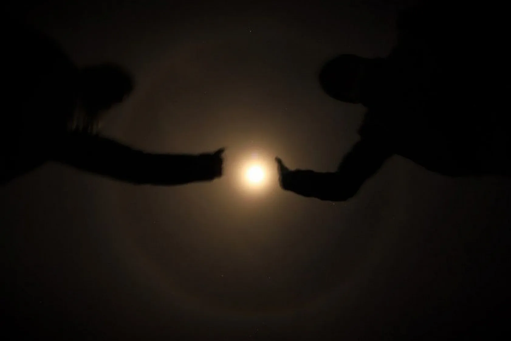 Ay halesi büyüledi