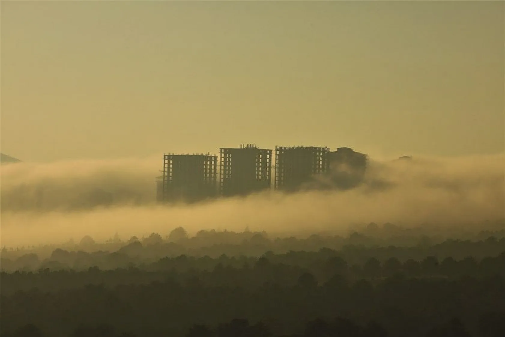 Elazığ'da sis görsel şölen oluşturdu