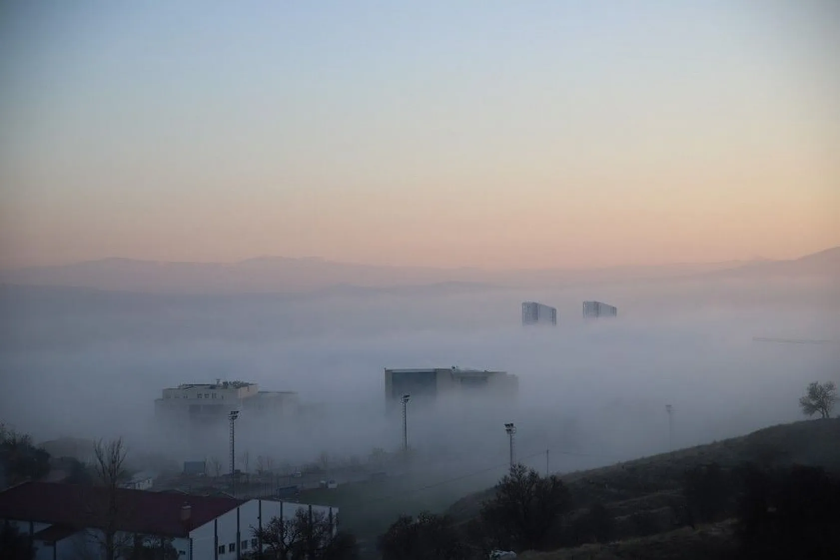 Elazığ'da sis görsel şölen oluşturdu
