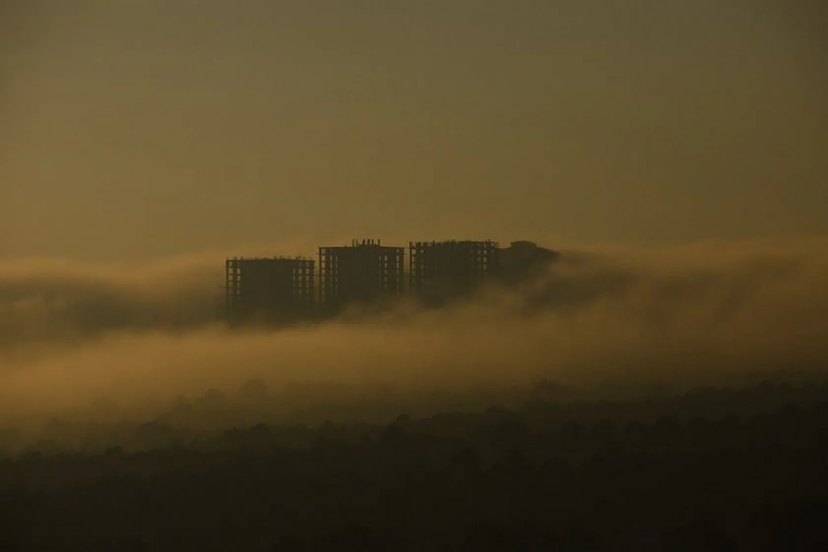 Elazığ'da sis görsel şölen oluşturdu