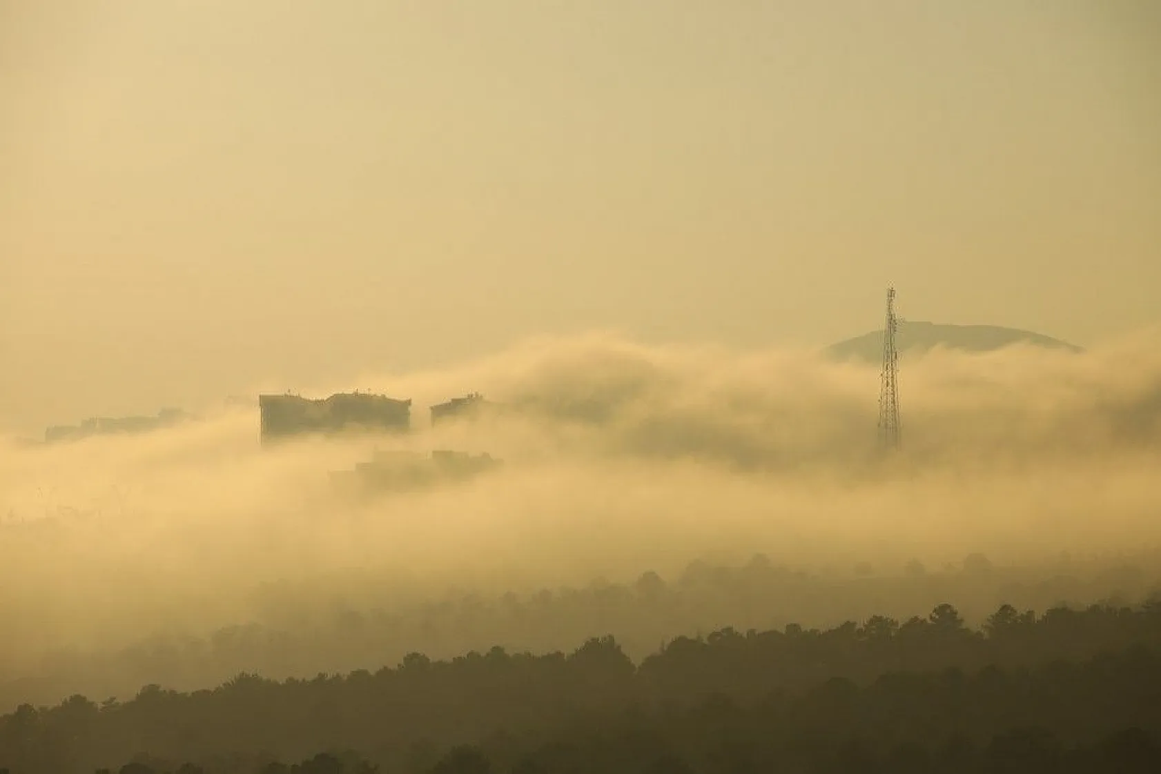 Elazığ'da sis görsel şölen oluşturdu