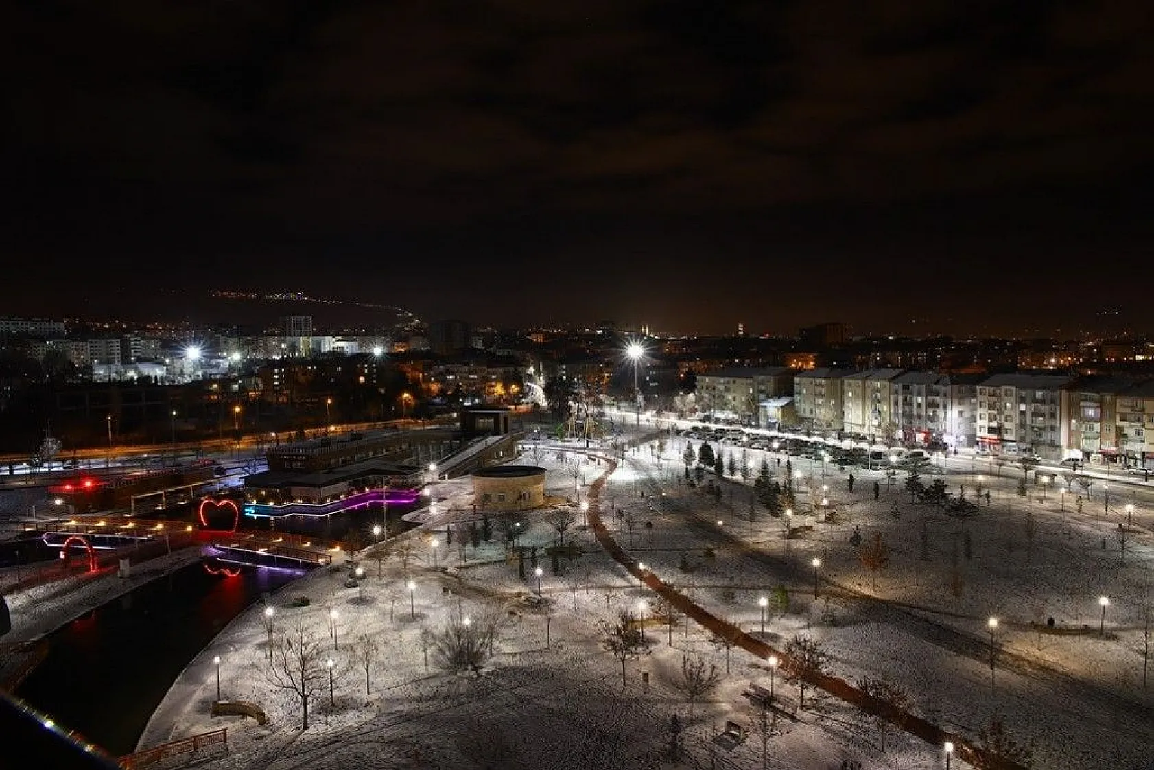 Elazığ'da kar kartpostallık görüntüler oluşturdu