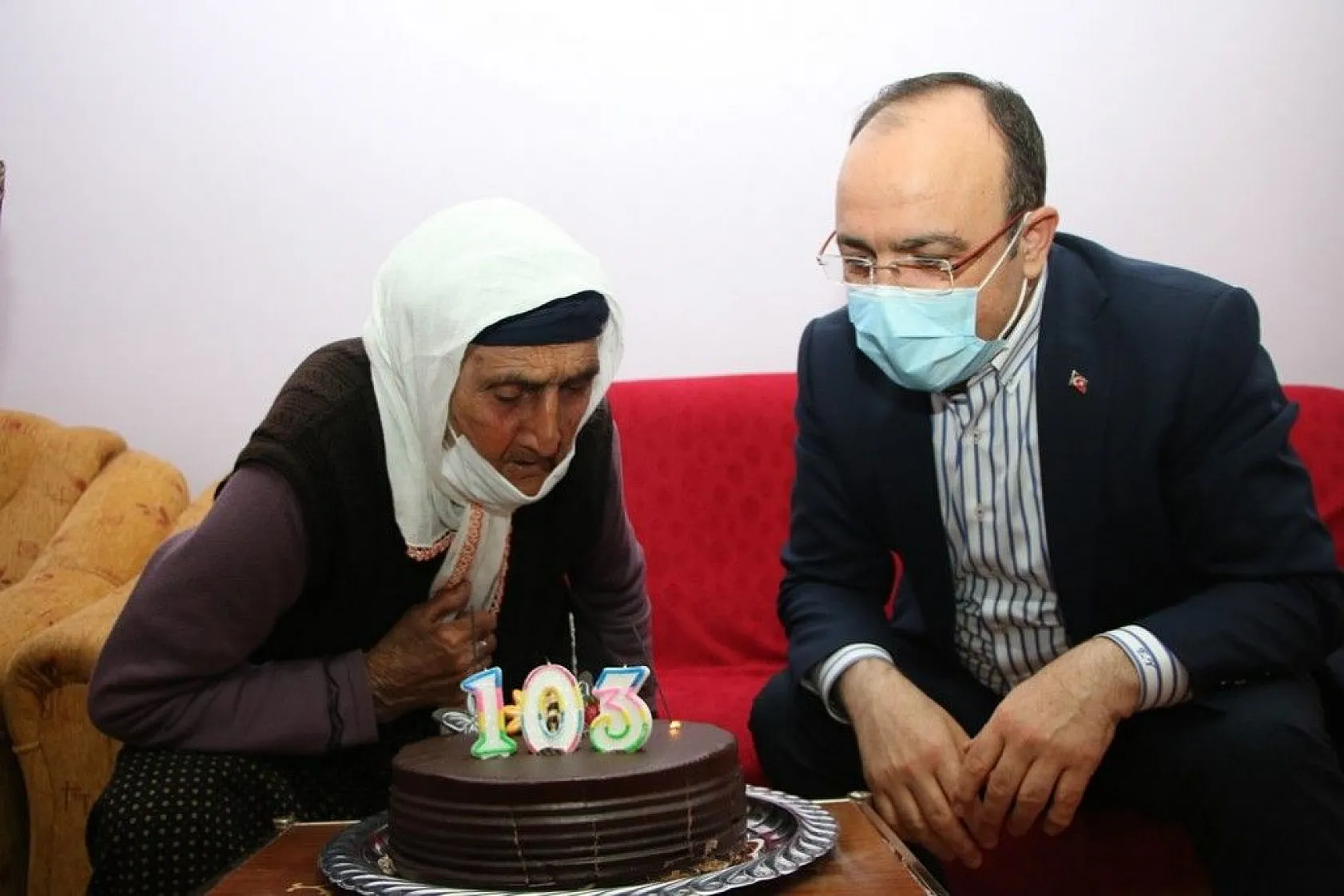 103 yaşında ilk kez doğum günü kutladı