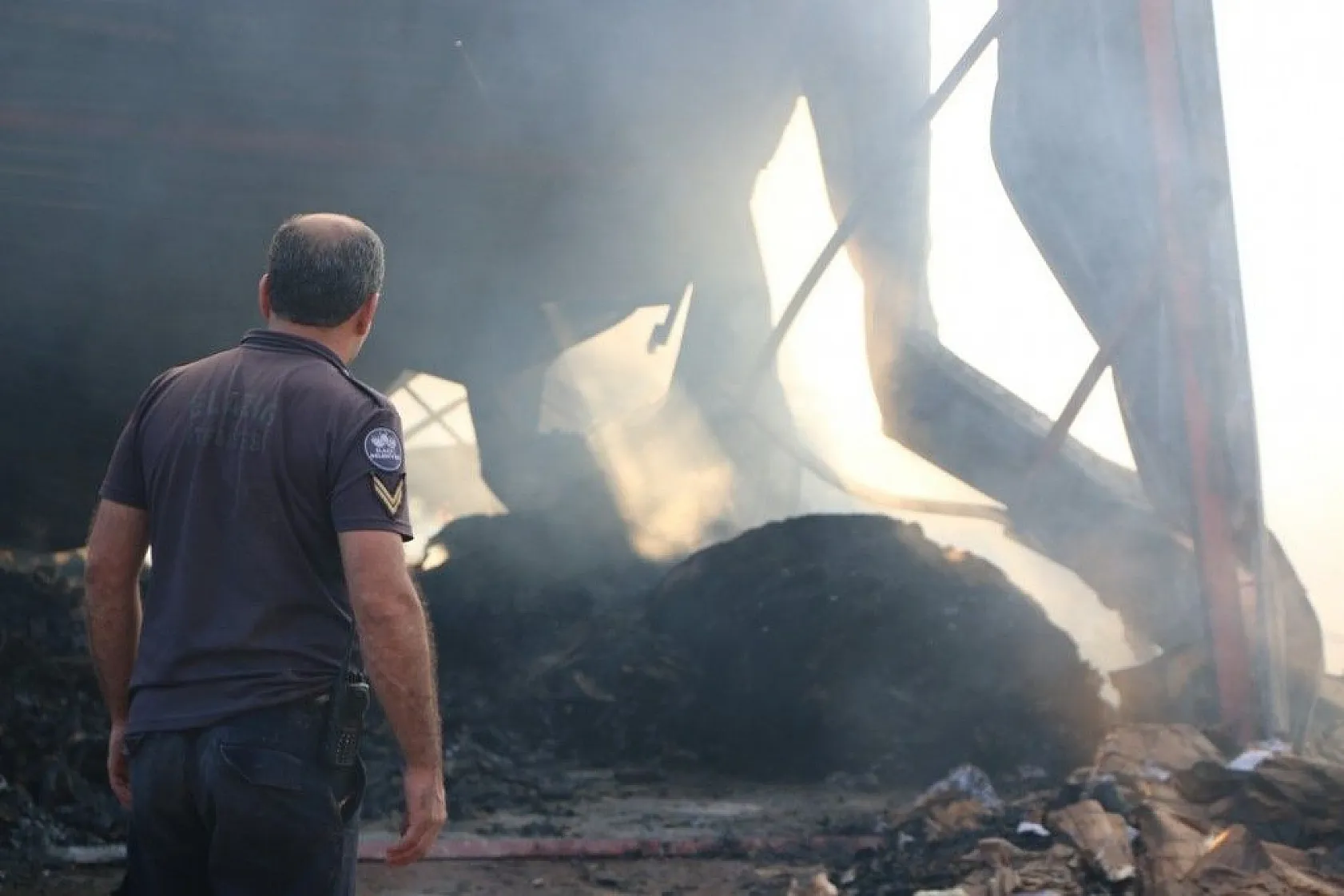 Elazığ'daki büyük yangın fotoğraf karelerine böyle yansıdı