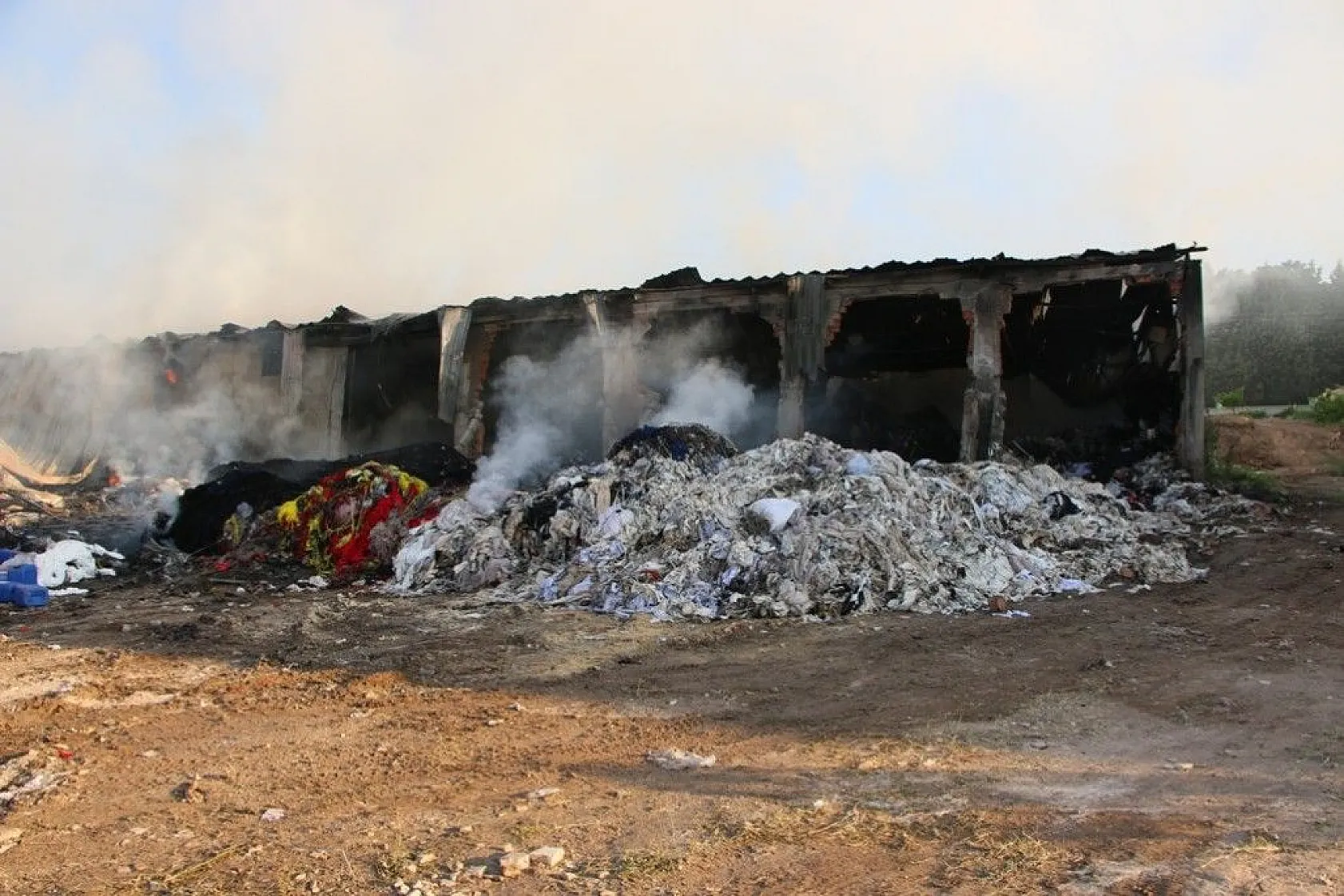 Elazığ'daki büyük yangın fotoğraf karelerine böyle yansıdı
