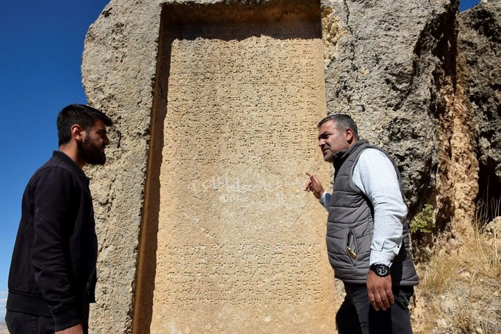 3 bin yıllık taş kitabe ilk günkü ihtişamını koruyor