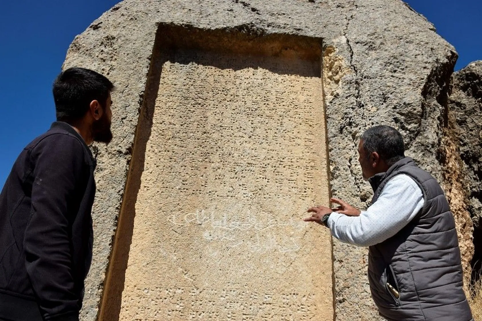 3 bin yıllık taş kitabe ilk günkü ihtişamını koruyor