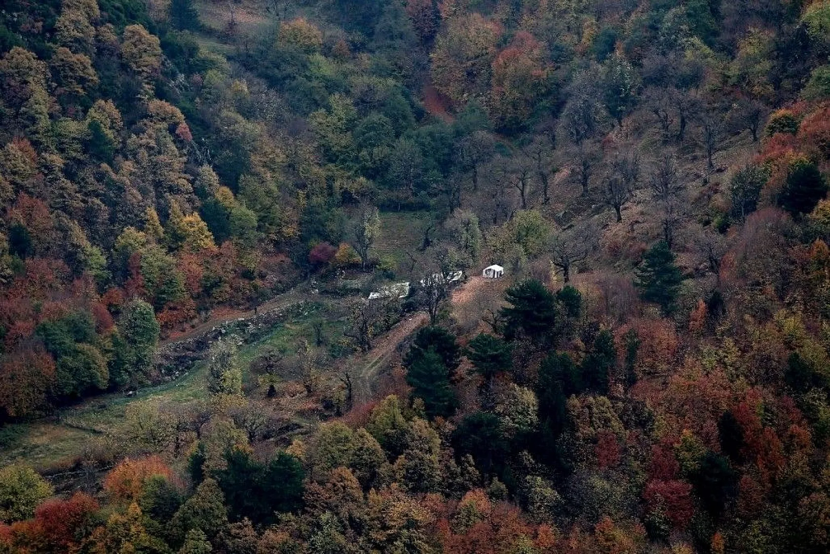 Uludağ'ın eteklerindeki Zeyniler'de sonbahar
