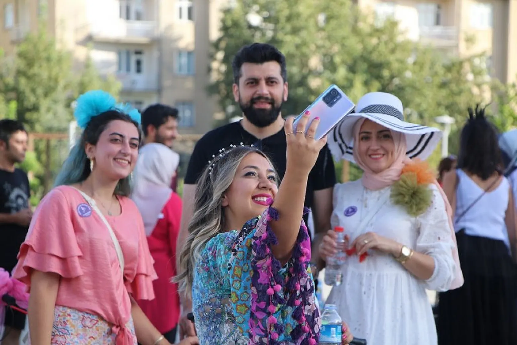 'Süslü Kadınlar' pedal çevirdi