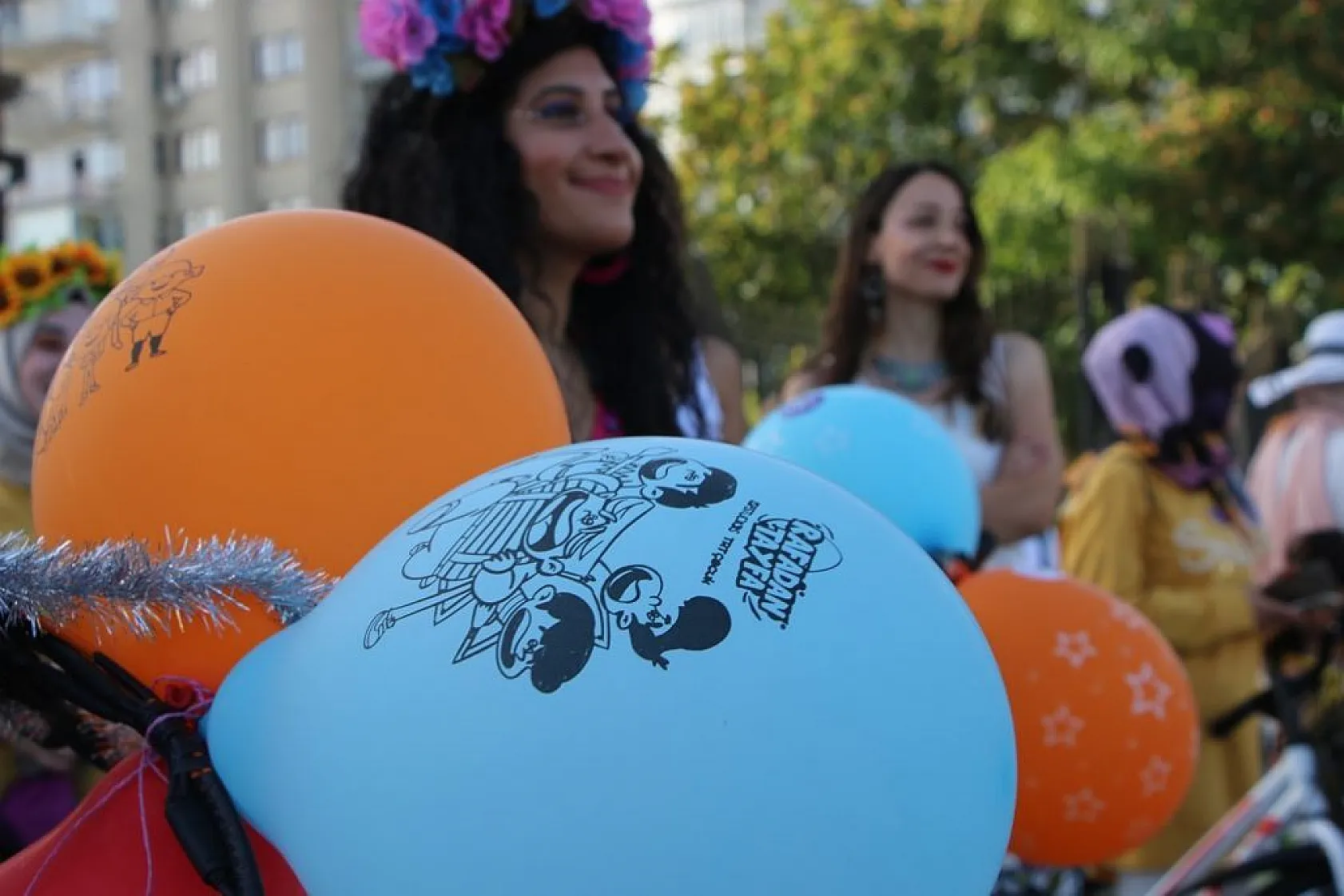 'Süslü Kadınlar' pedal çevirdi