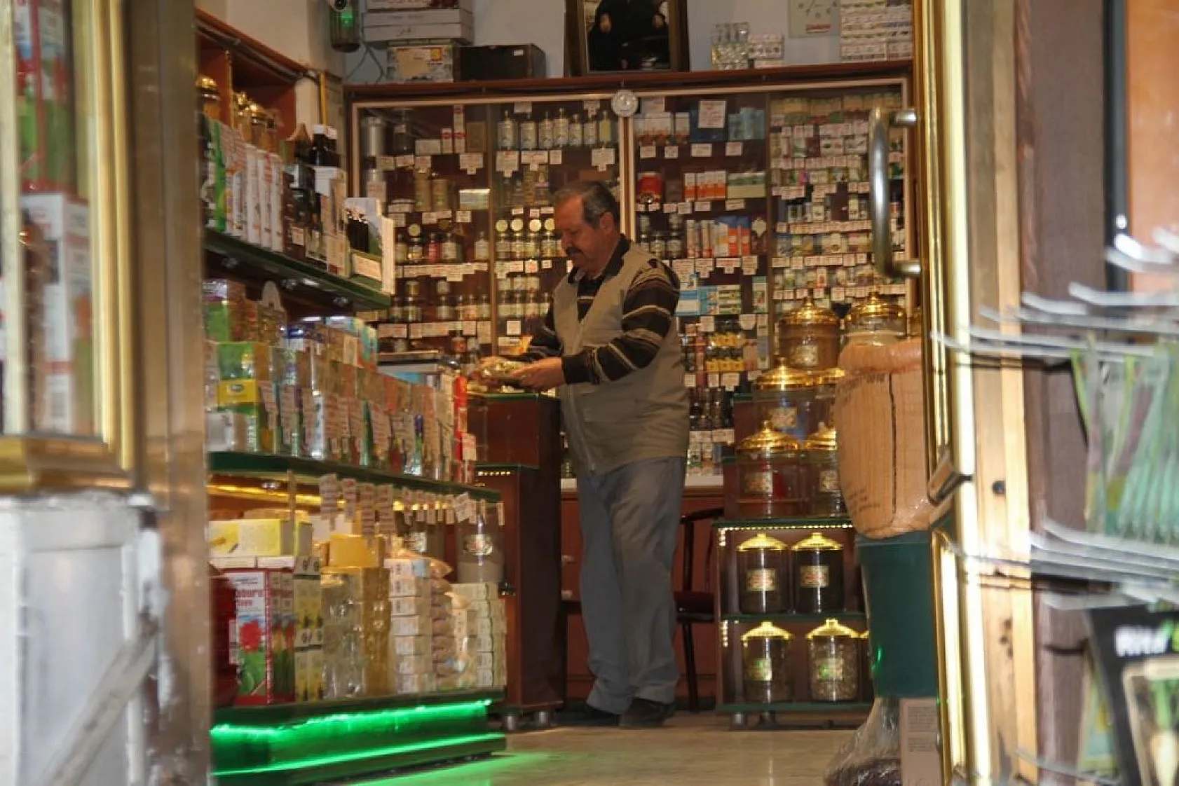 Üç kuşaktır Elazığ'a şifa dağıtıyor