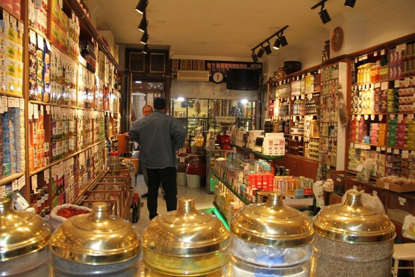 Üç kuşaktır Elazığ'a şifa dağıtıyor