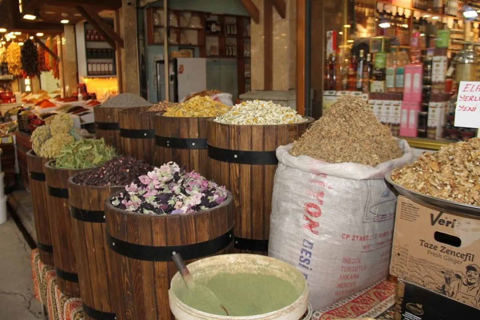 Üç kuşaktır Elazığ'a şifa dağıtıyor