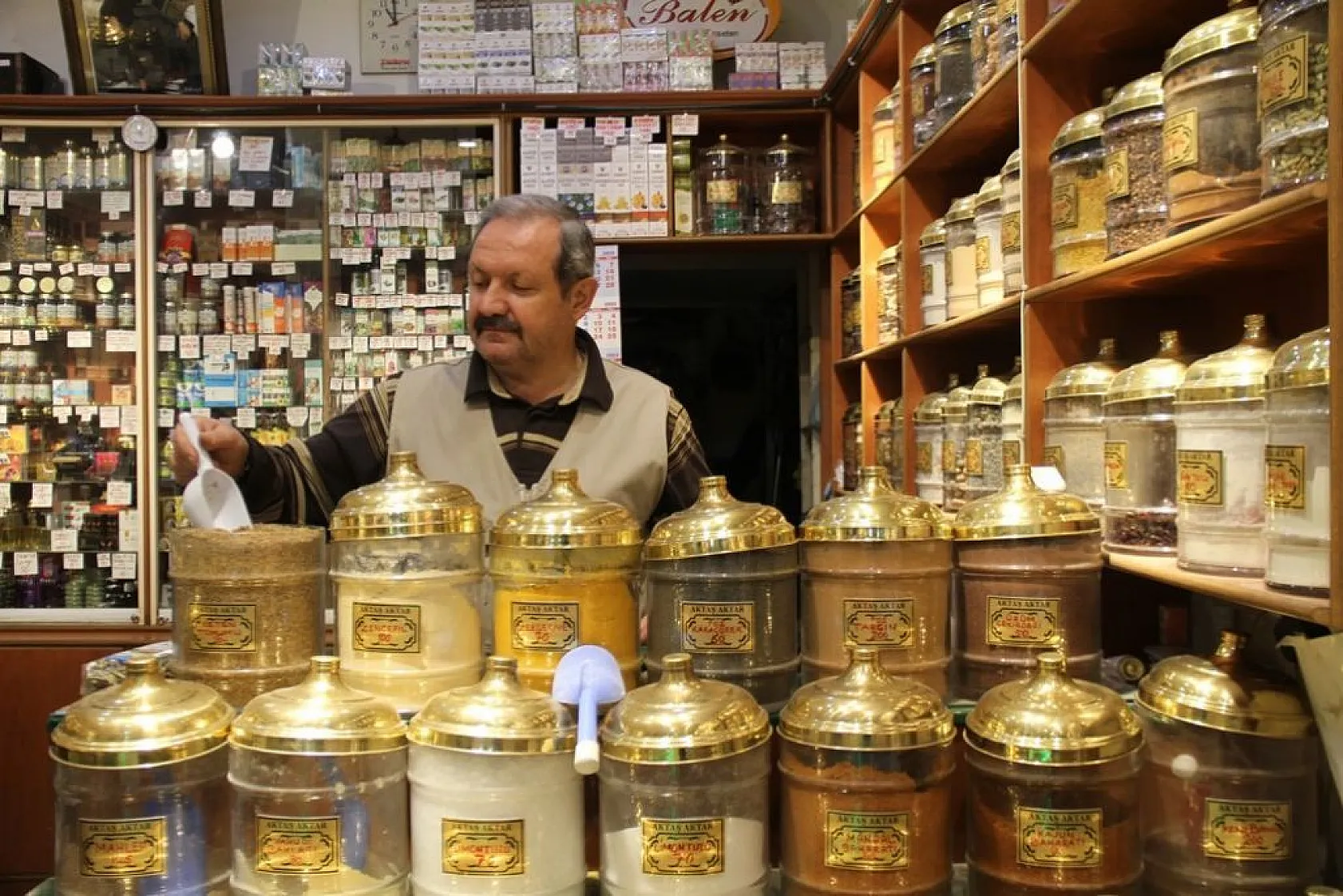 Üç kuşaktır Elazığ'a şifa dağıtıyor