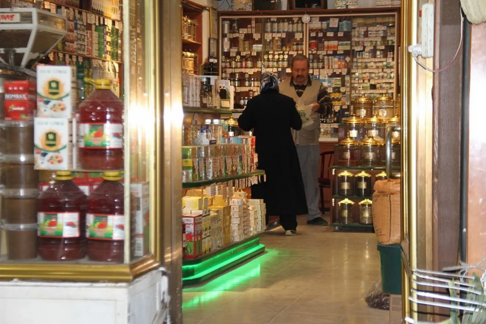 Üç kuşaktır Elazığ'a şifa dağıtıyor