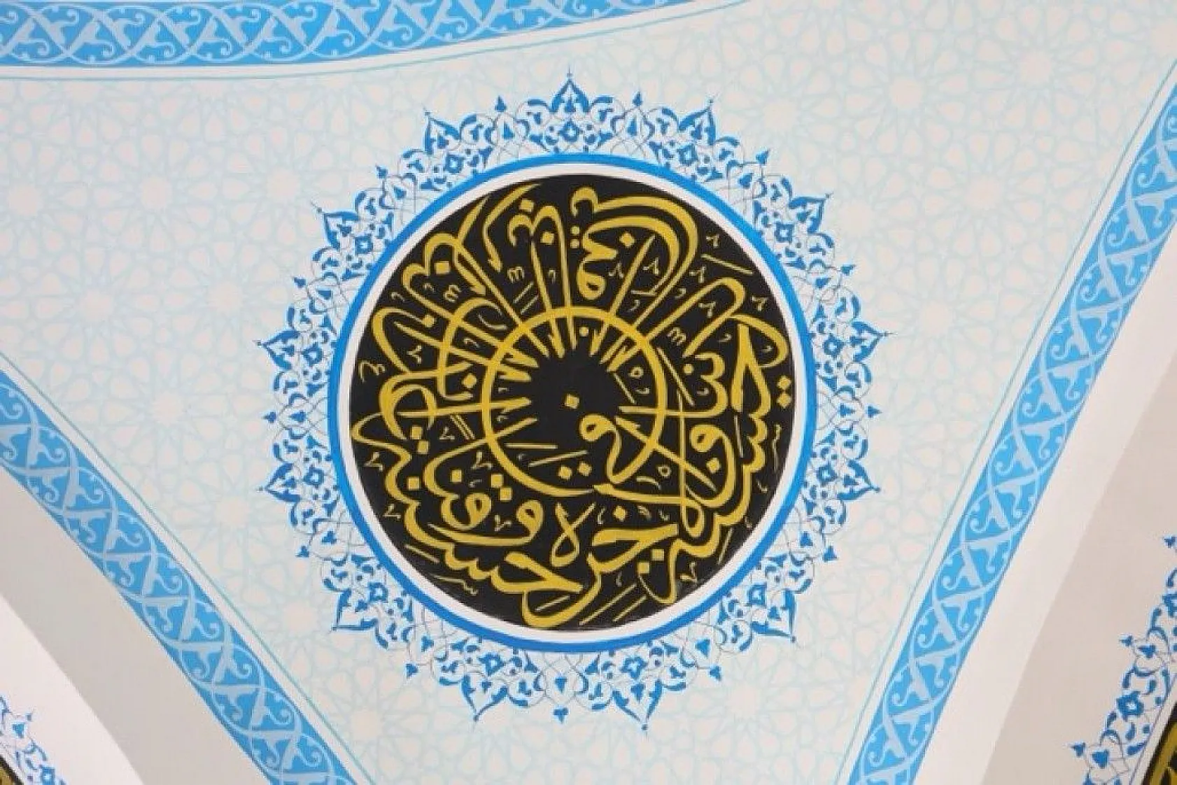 Cami süslemelerinde sanatın incelikleri