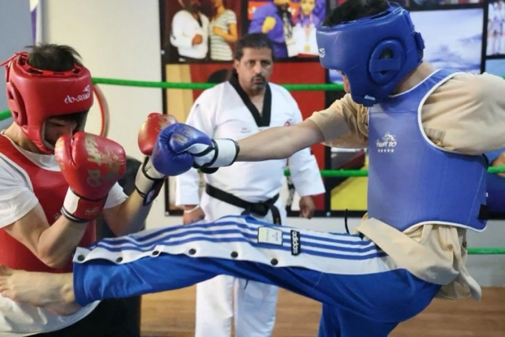 Dövüş sanatlarıyla gençlere destek