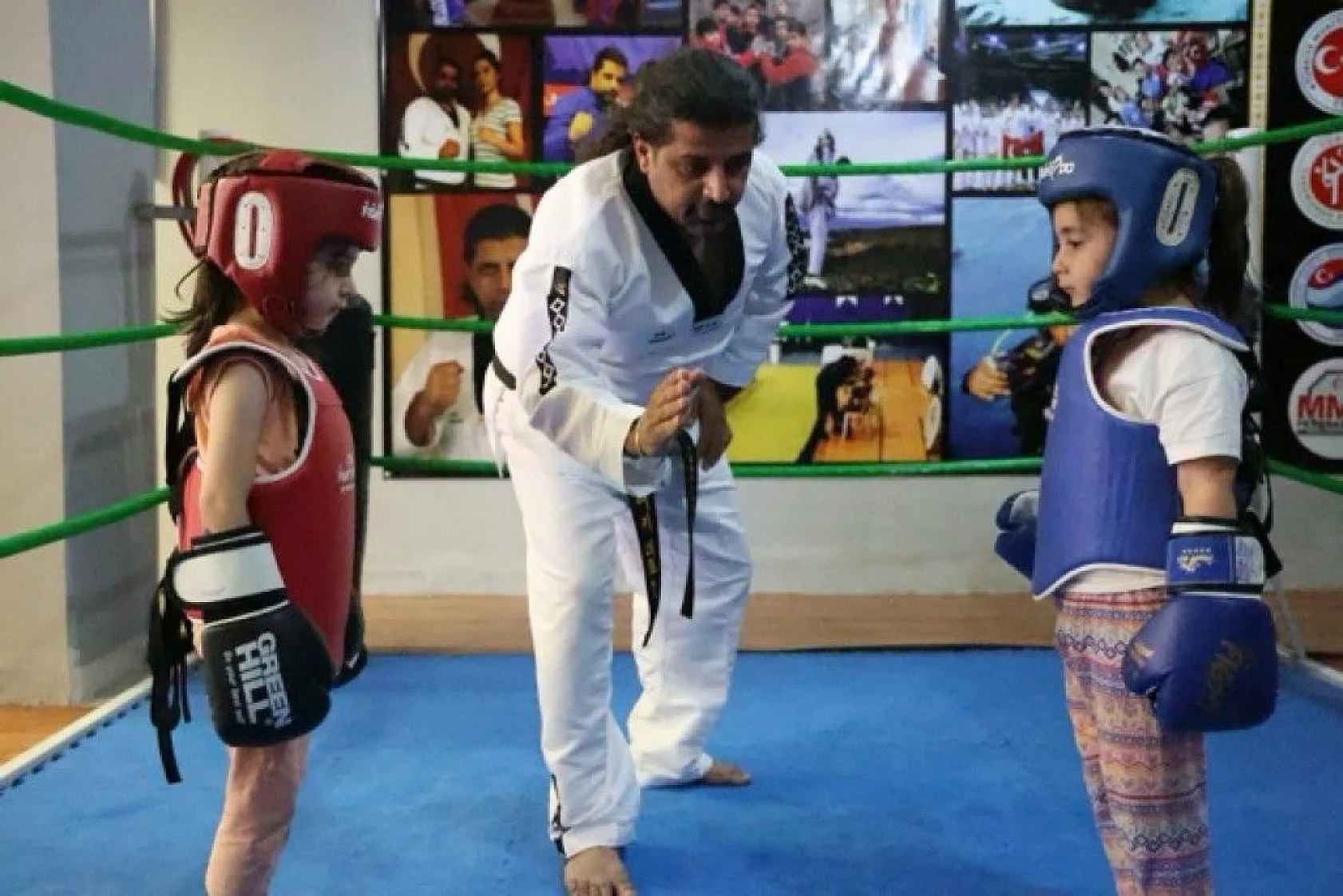 Dövüş sanatlarıyla gençlere destek