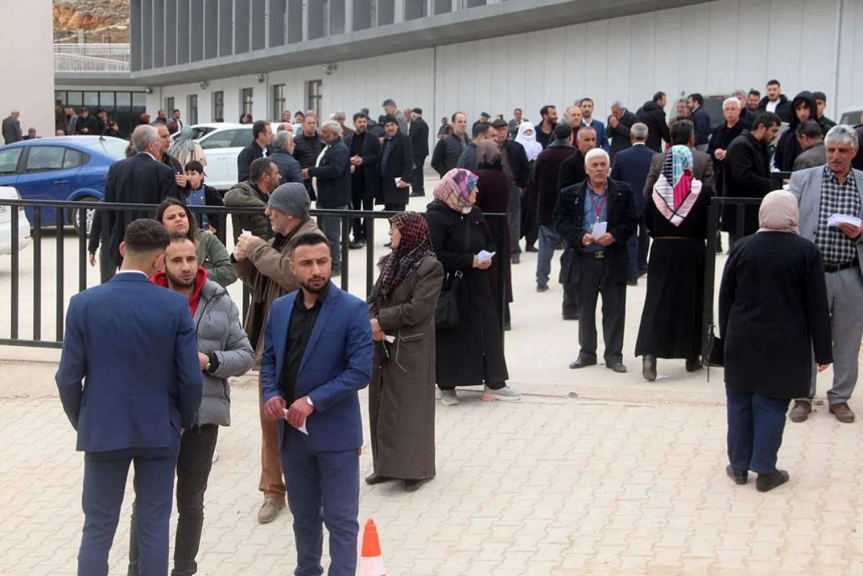 Güneykent Mahallesi sandık başına gitti