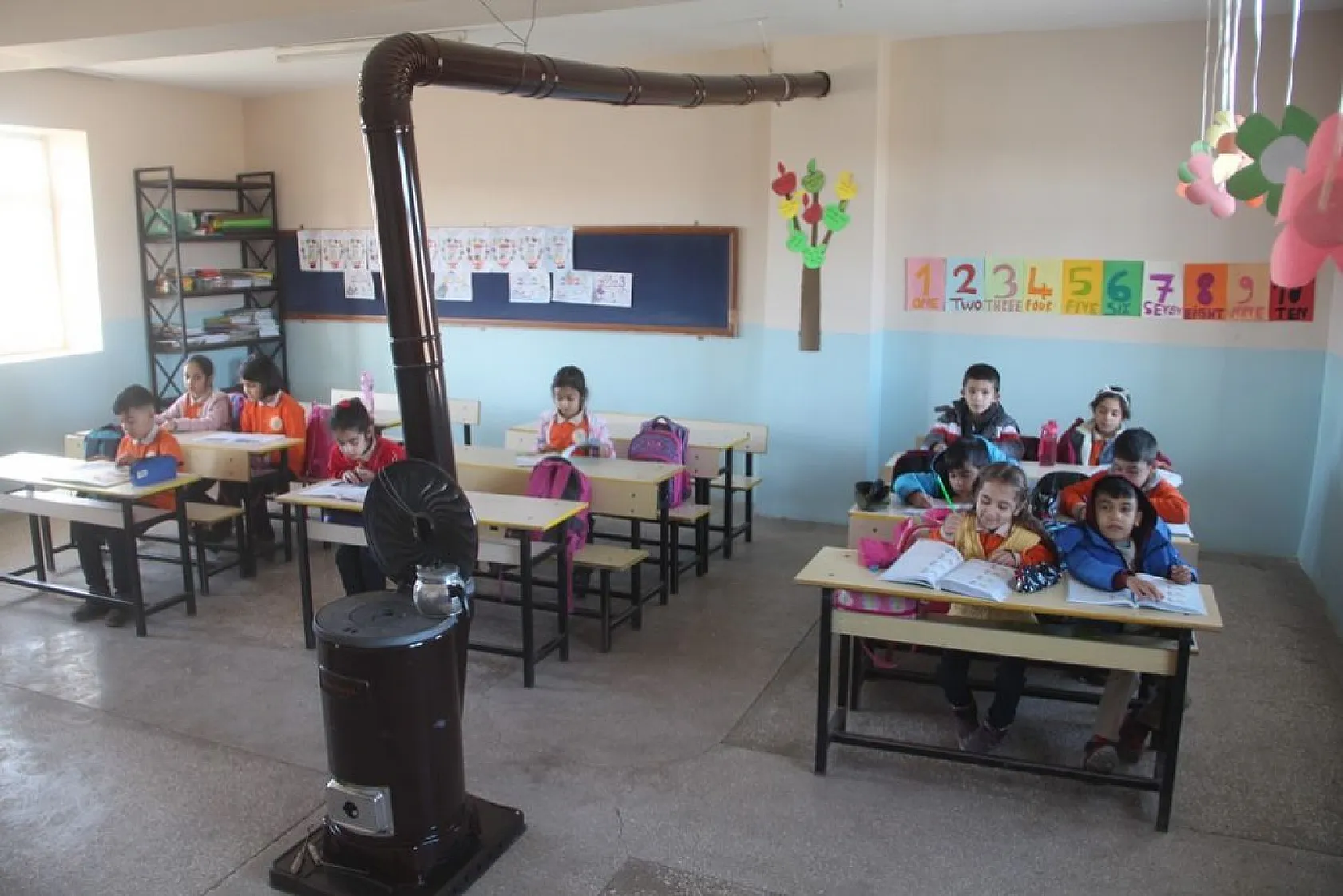 Köy Yaşam Merkezi, çocuklara ve ailelerine eğitim yuvası oldu