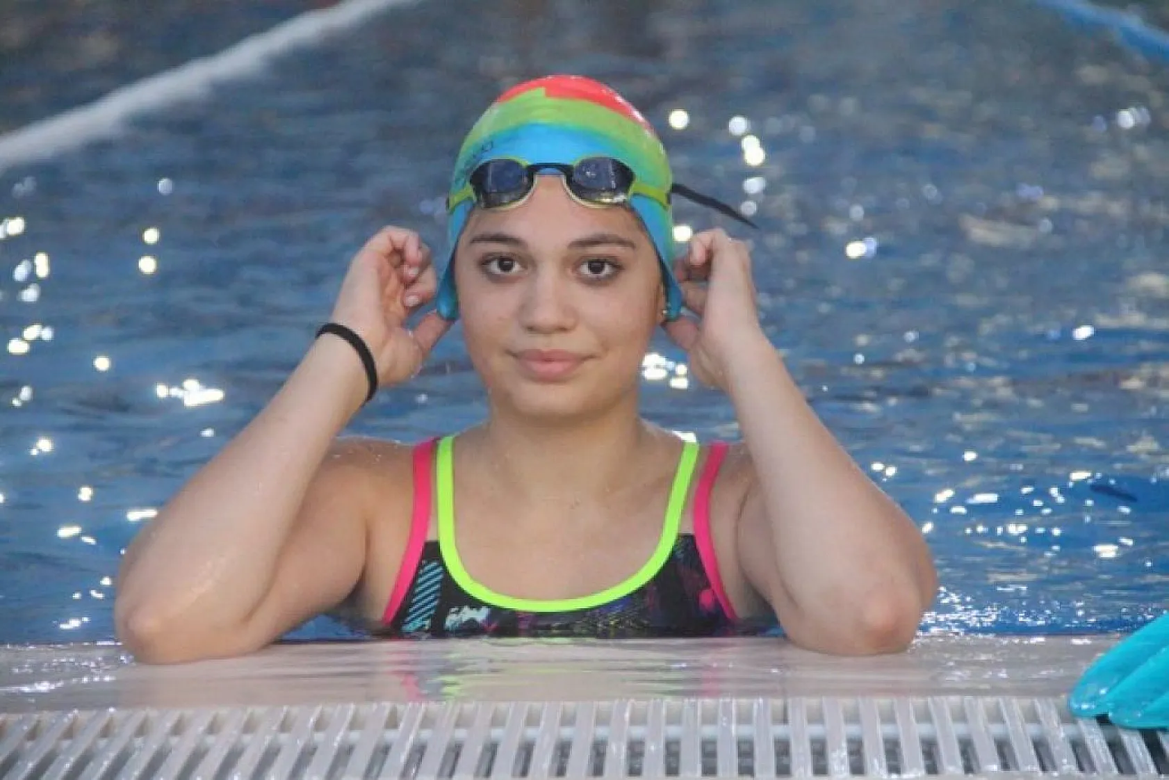 Tedavisi için yüzmeye başladı, üç kez Türkiye şampiyonu oldu