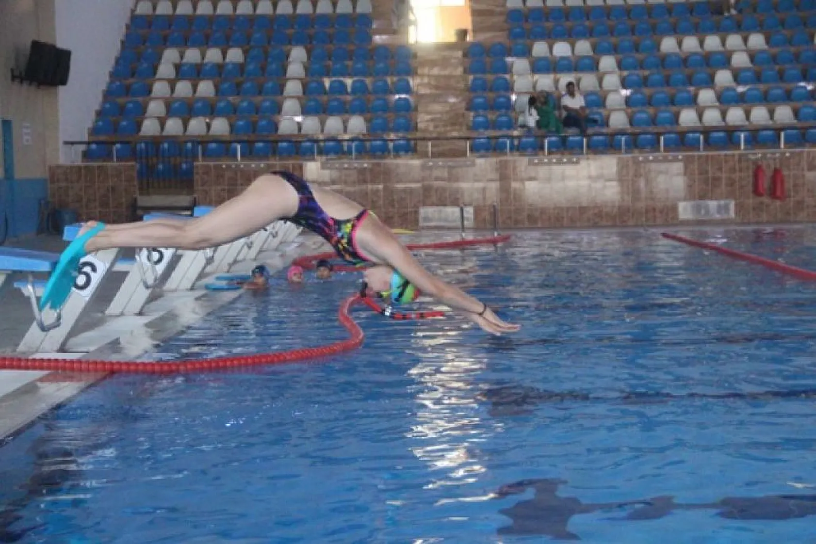 Tedavisi için yüzmeye başladı, üç kez Türkiye şampiyonu oldu