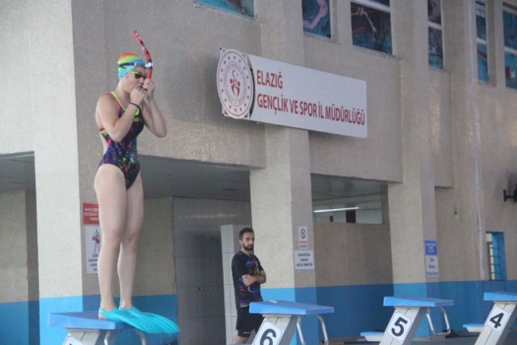 Tedavisi için yüzmeye başladı, üç kez Türkiye şampiyonu oldu