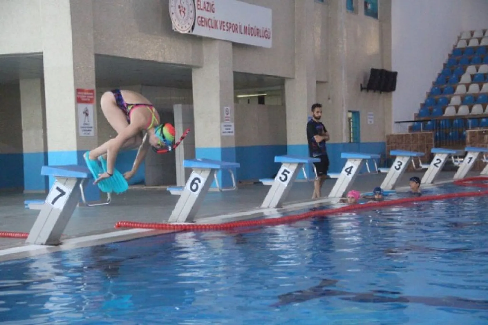 Tedavisi için yüzmeye başladı, üç kez Türkiye şampiyonu oldu