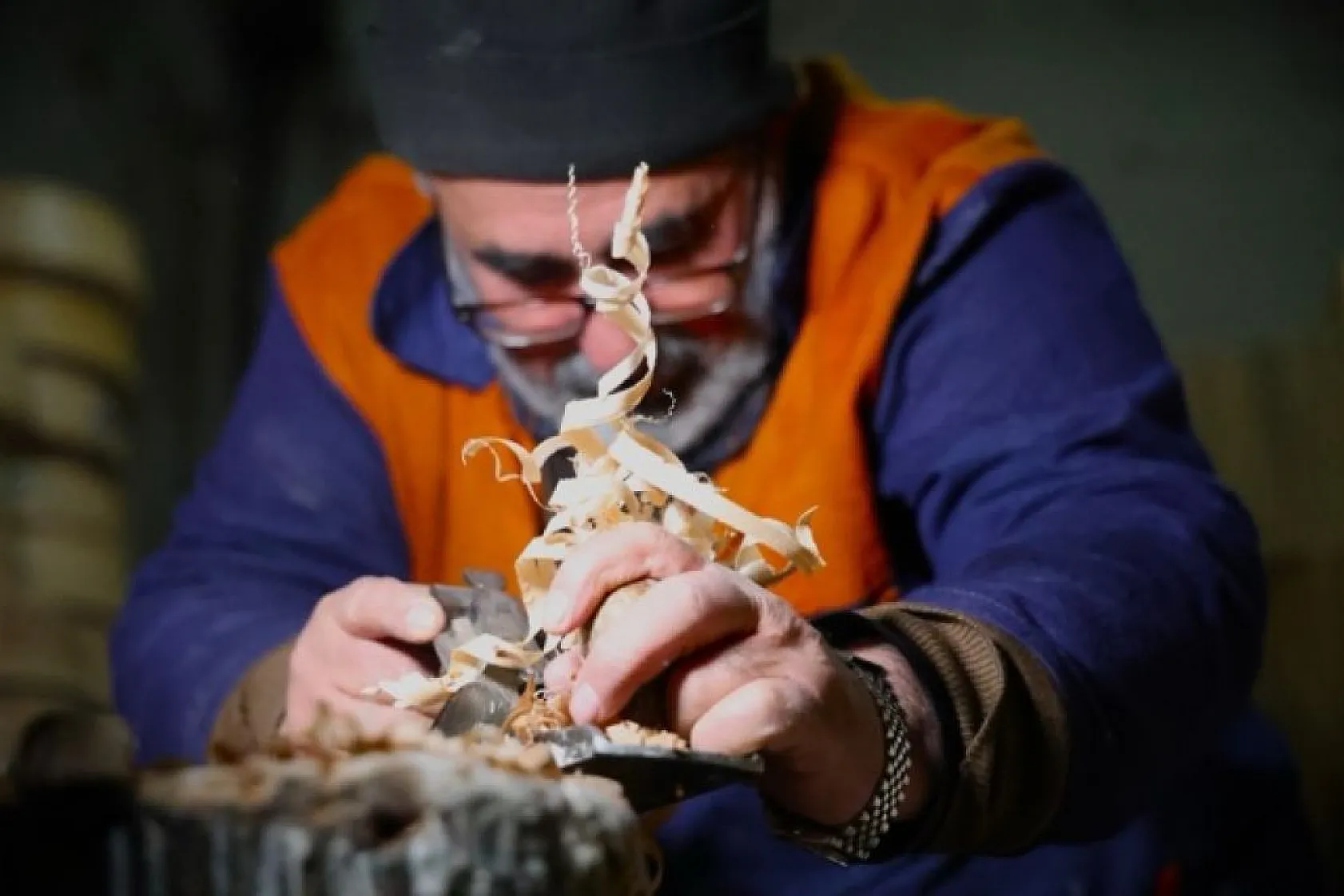 Çeyrek asırdır ahşaba şekil veriyor