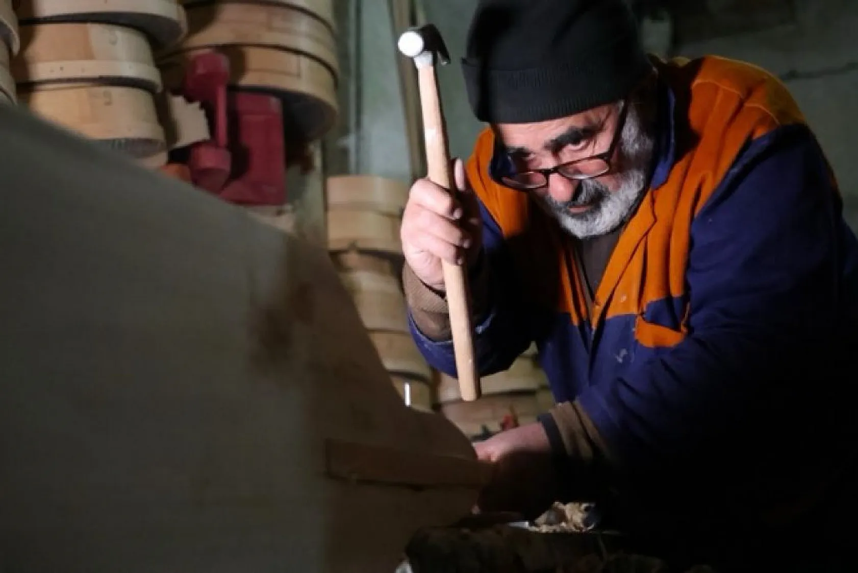 Çeyrek asırdır ahşaba şekil veriyor