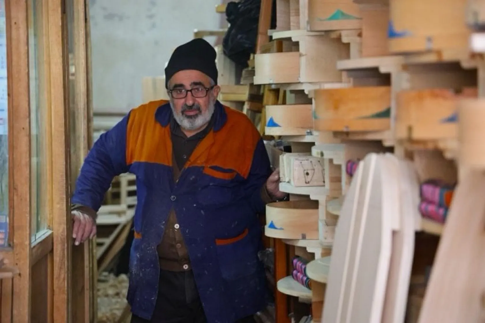 Çeyrek asırdır ahşaba şekil veriyor