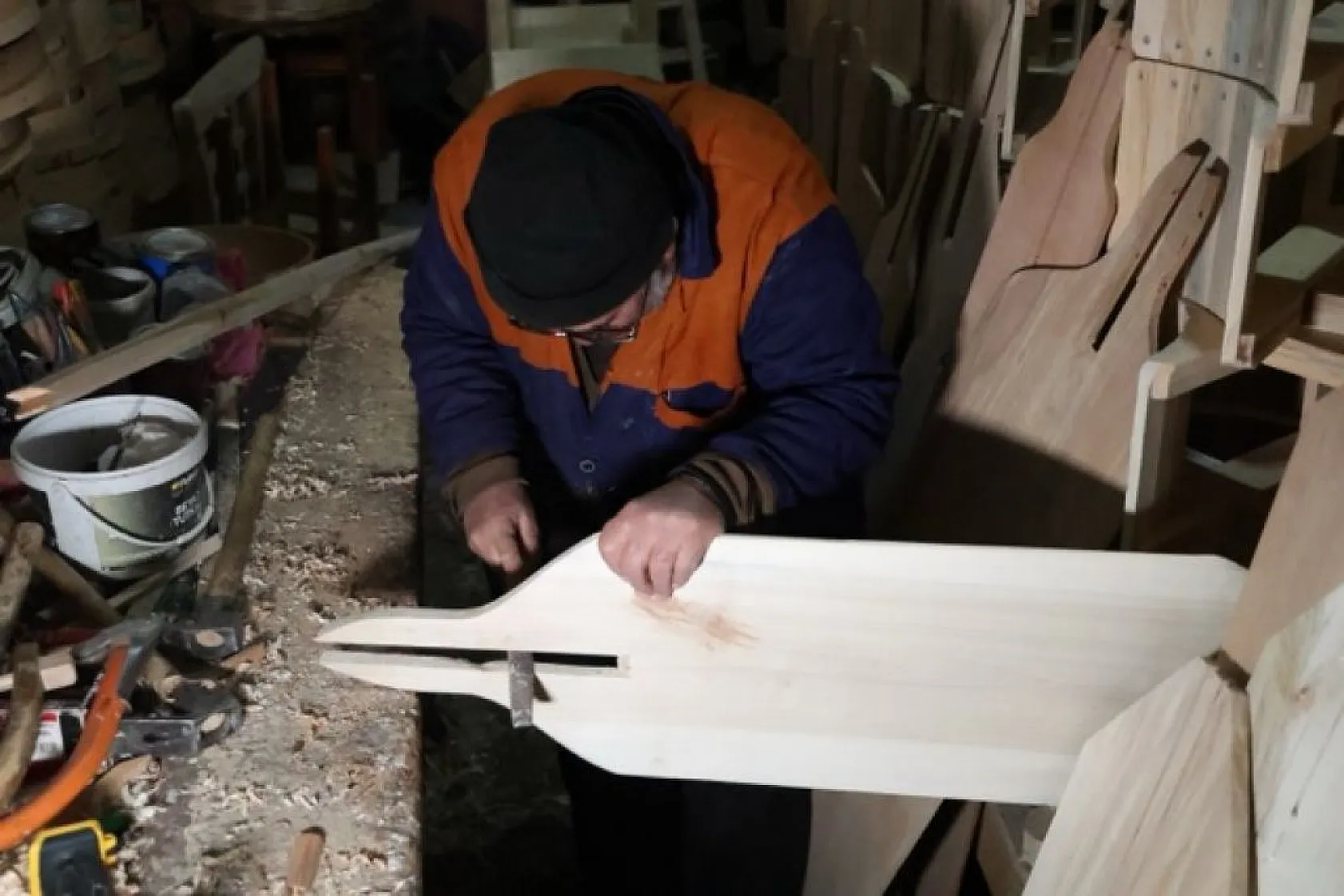 Çeyrek asırdır ahşaba şekil veriyor