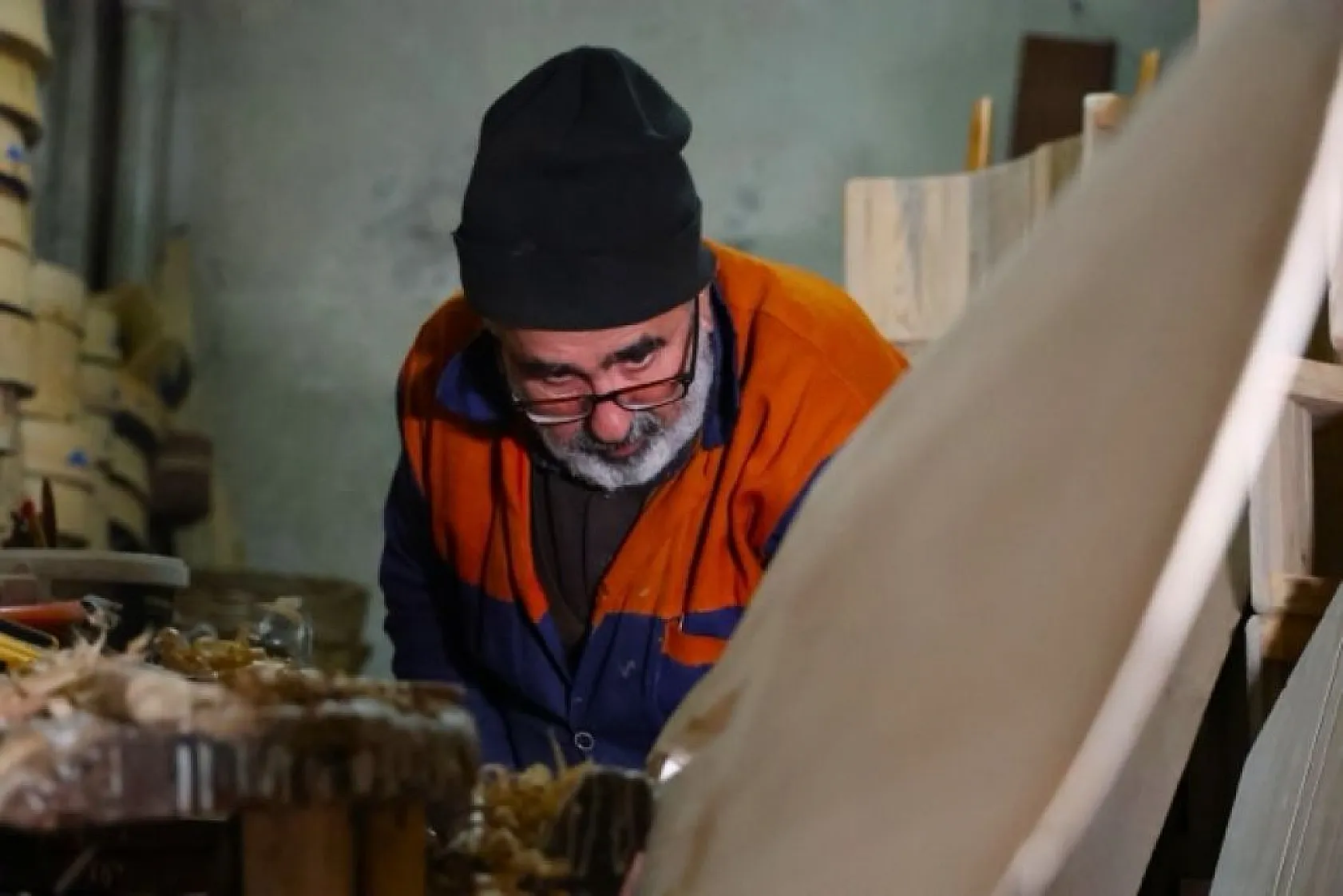 Çeyrek asırdır ahşaba şekil veriyor