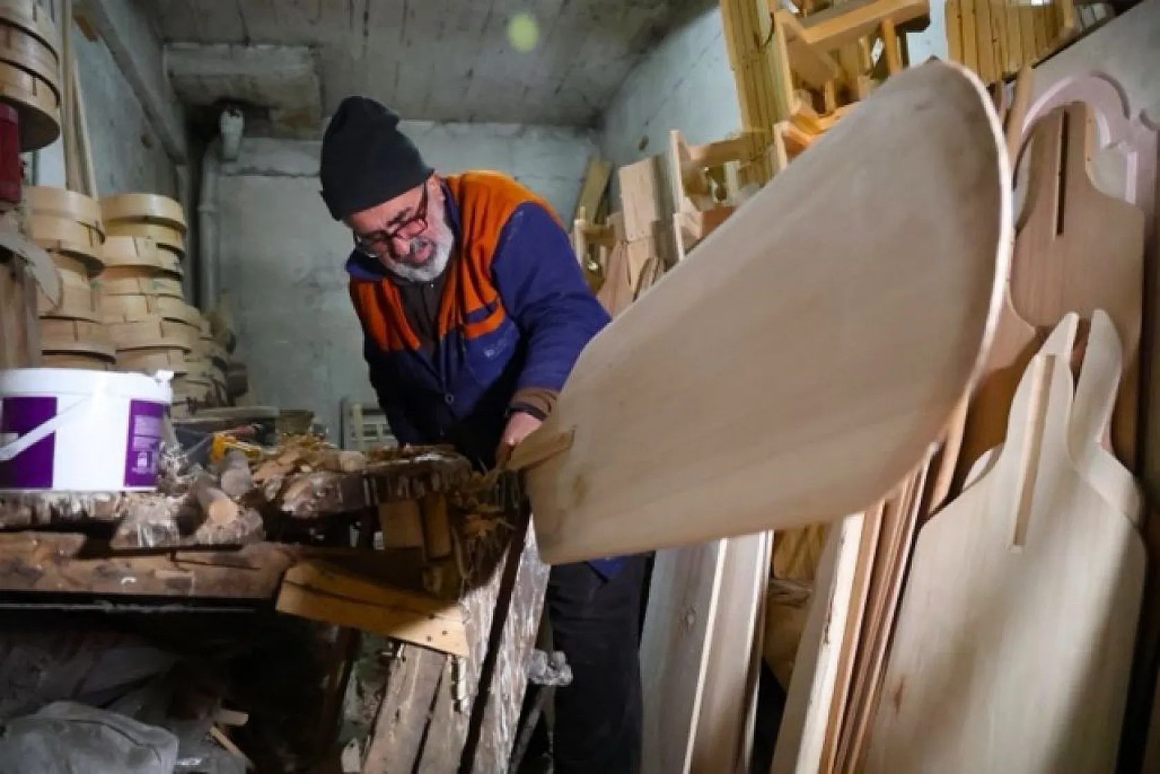 Çeyrek asırdır ahşaba şekil veriyor