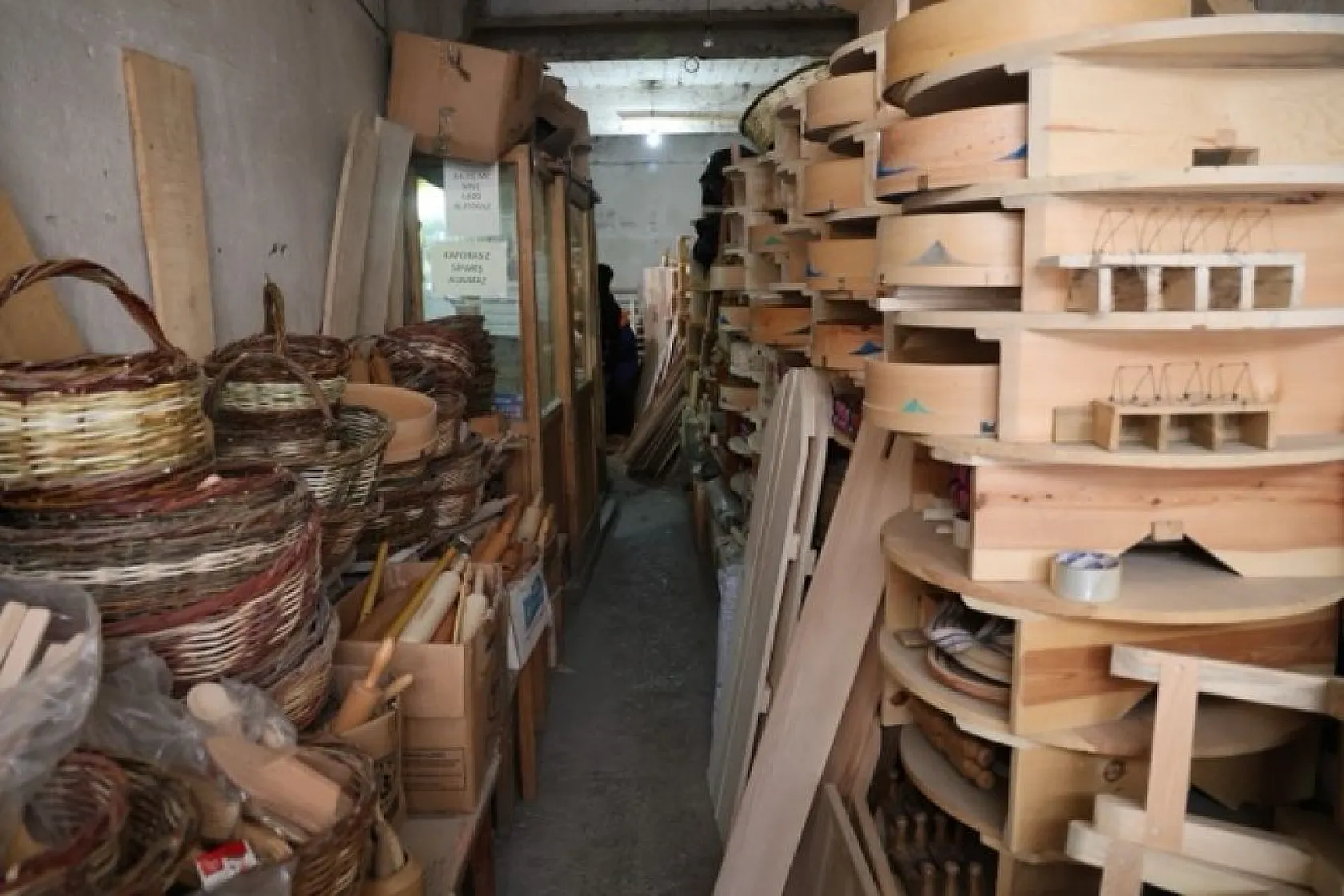 Çeyrek asırdır ahşaba şekil veriyor