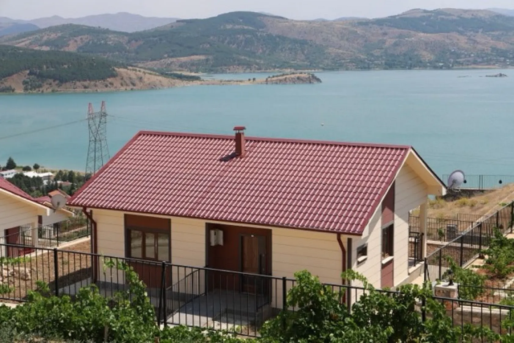 Tatil köyü havasında deprem konutları