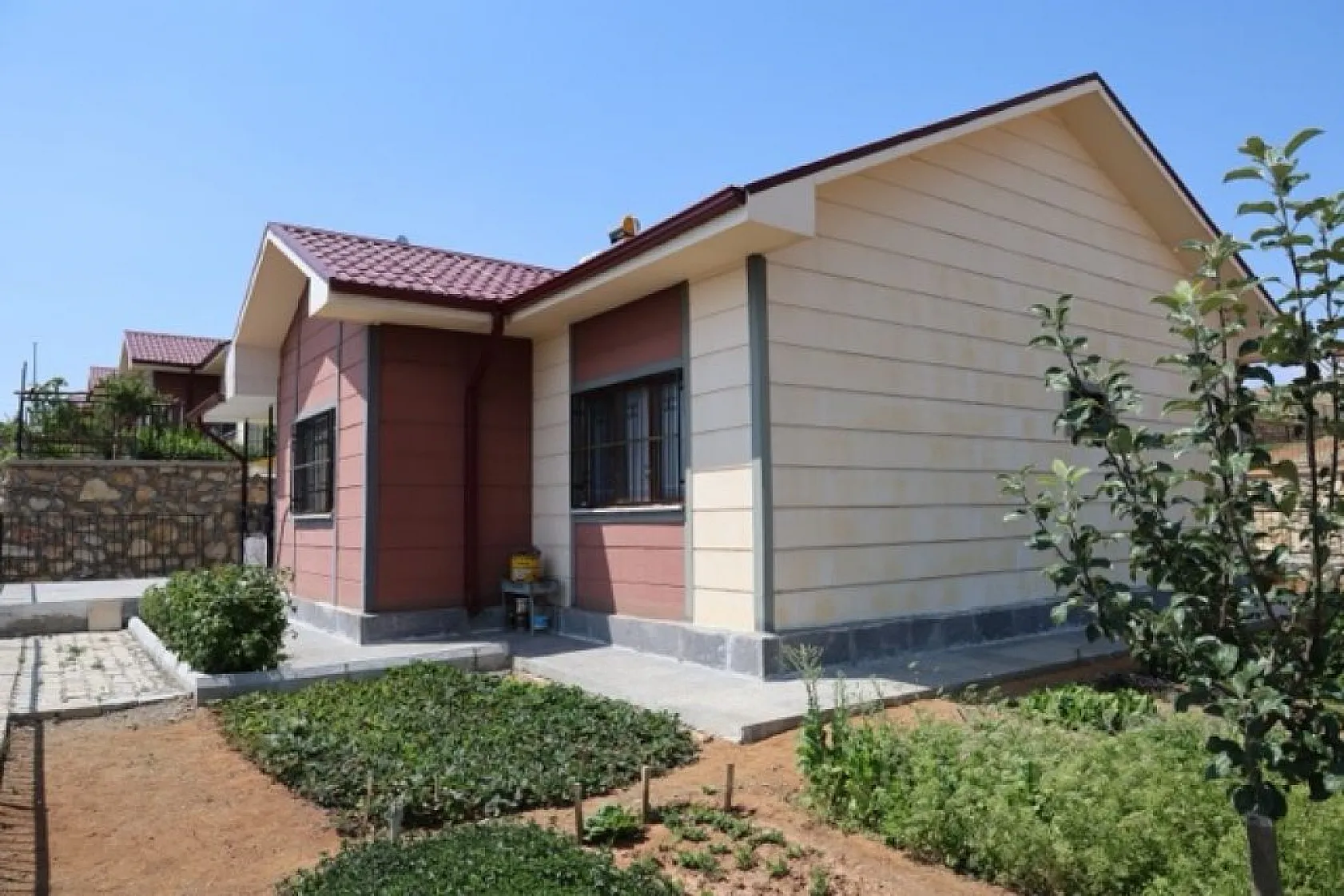 Tatil köyü havasında deprem konutları