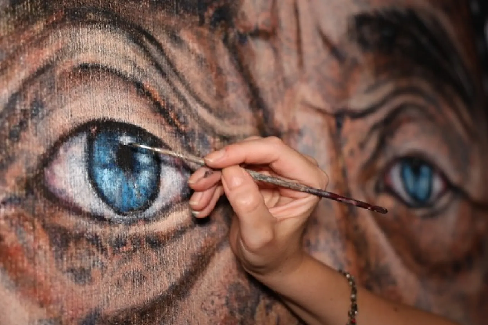 Elazığlı mühendis halı üzerine portreleriyle dünyaya açıldı