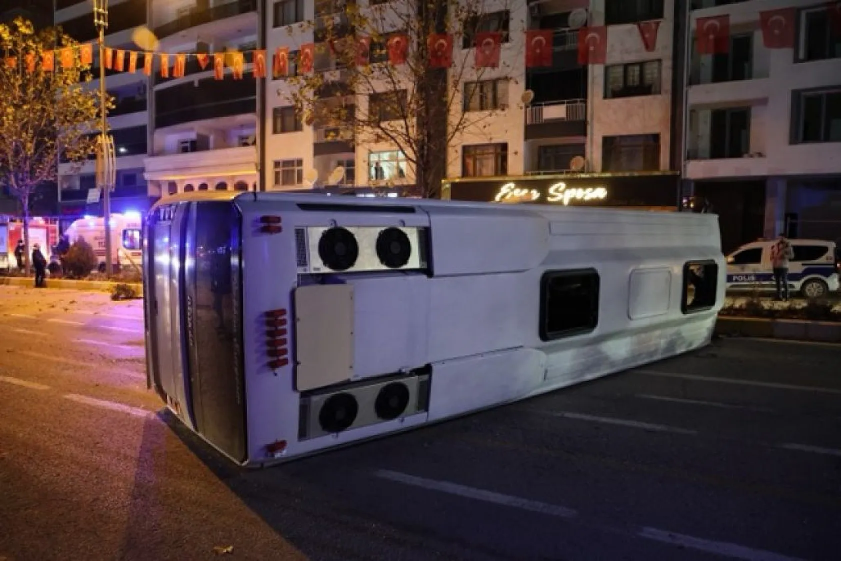 Ortalığı savaş alanına çeviren kaza