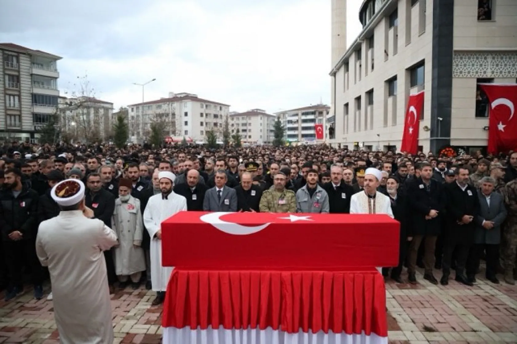 Şehit Kemal Aslan son yolculuğuna uğurlandı