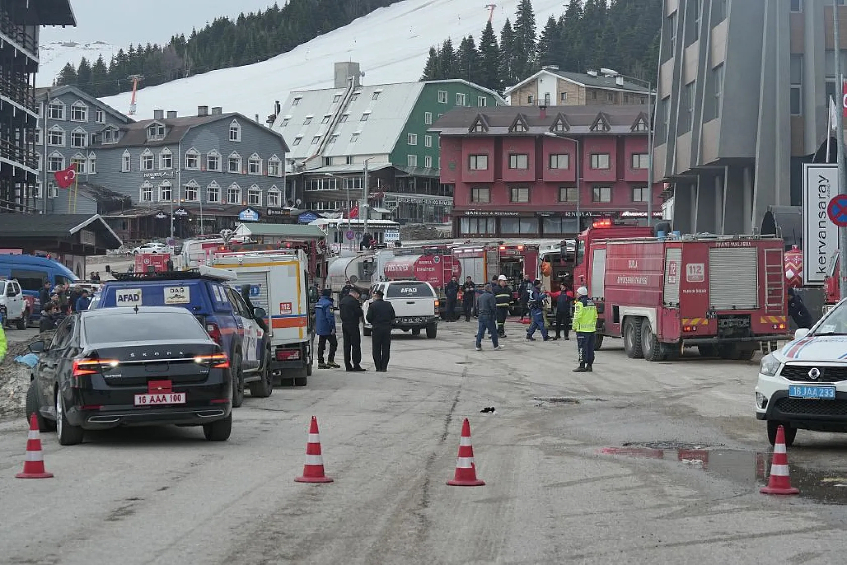 Uludağ'da otel yangını! Can kaybı var...