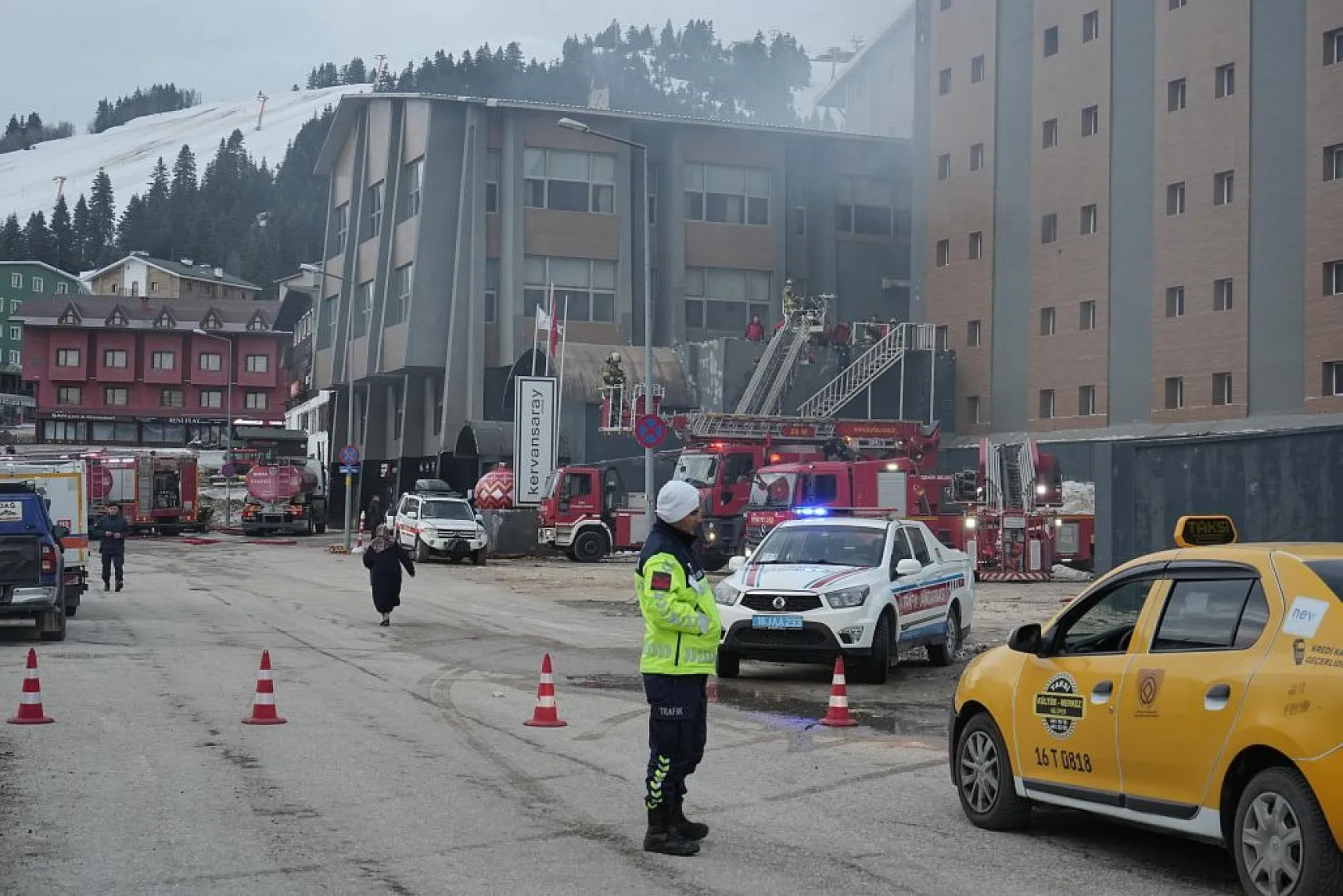 Uludağ'da otel yangını! Can kaybı var...